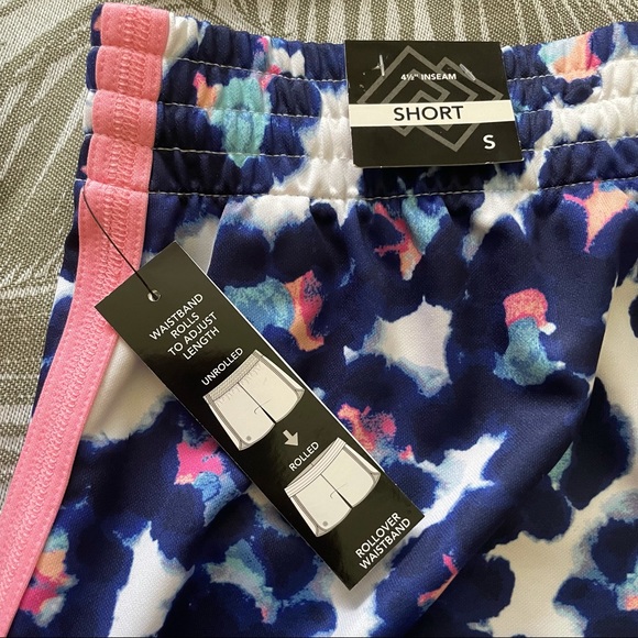 Zelos Printed Sports Bra and Tulip Hem Shorts Set - Picture 10 of 11